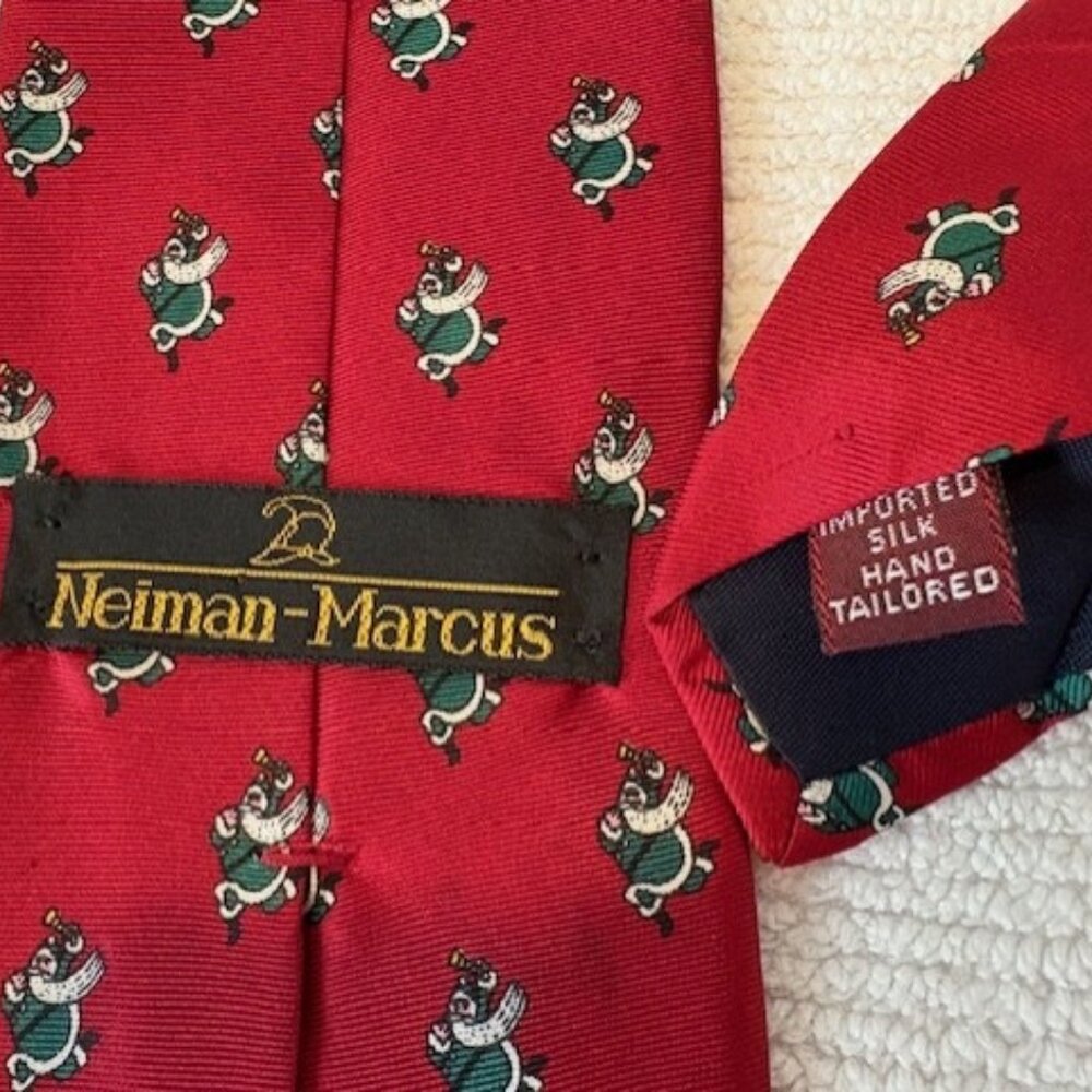 Neiman Marcus 100% Silk Santa Tie